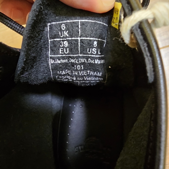 Dr. Martens 101 VIRGINIA LEATHER ANKLE BOOTS, size US 8 - Picture 10 of 11